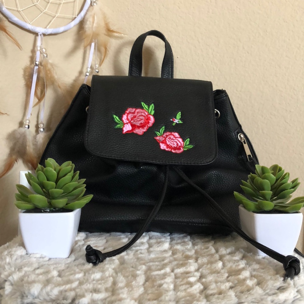 trendy chic rose with bird pleather handbag 🌹